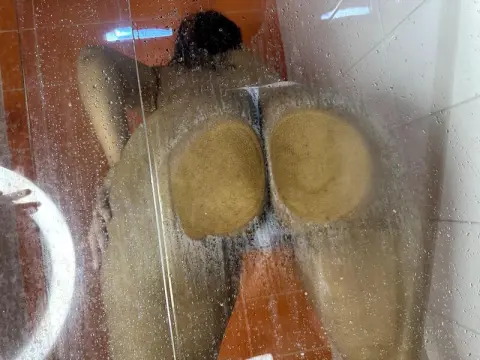 LatinaHoleQueen — Streamate Photos