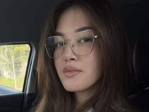 NikiMyles cam model