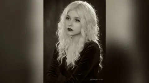 RunaHelsing — First Glance… You’re Already Mine 😏
