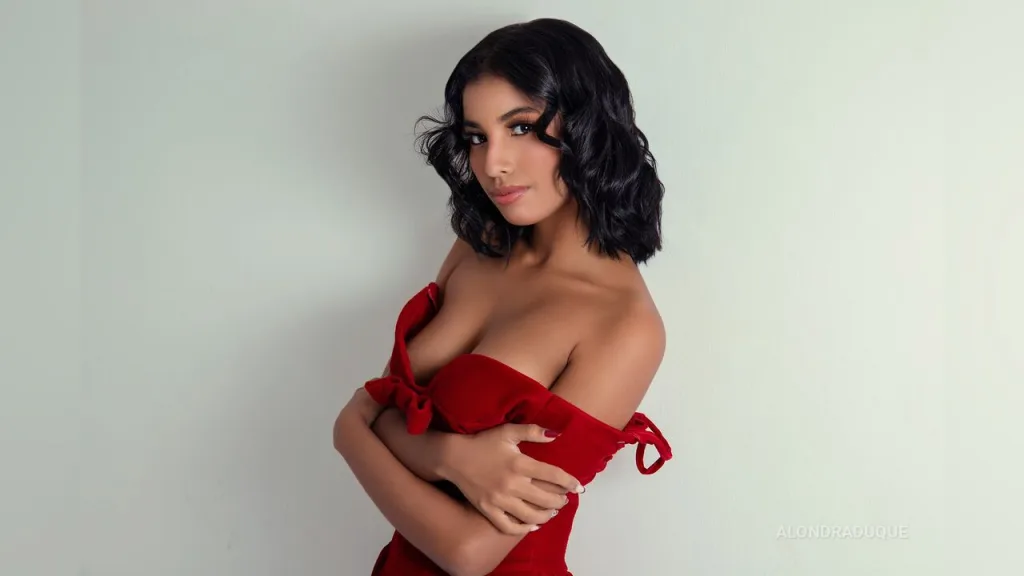 AlondraDuque — sexy