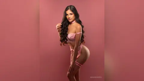 MiahRivers — Take a good look 🤭