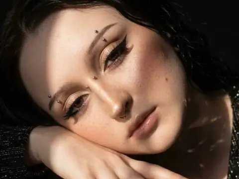 EmmaBlissa cam model