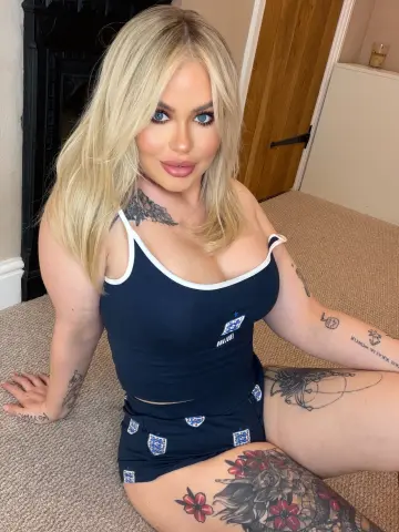 IzzieFoxx — Streamate Photos