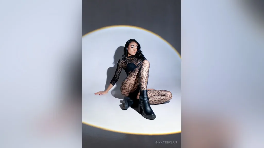 GinnaSinclair — Look at me and lose control