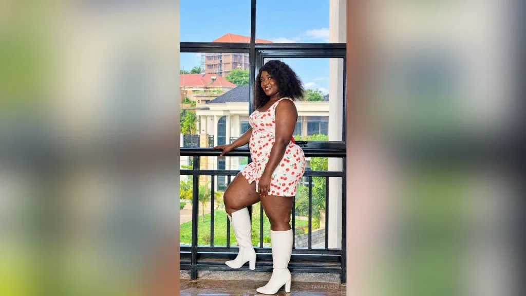 TaraEvens — short dress
