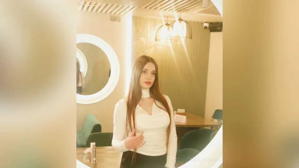 TwylaSkoff — live cam