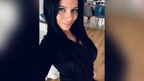 LunaSynn — Selfie 🧡