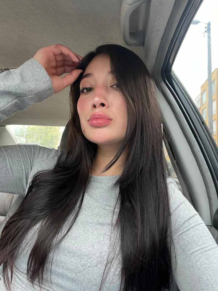 AbrilLuar — Streamate Photos
