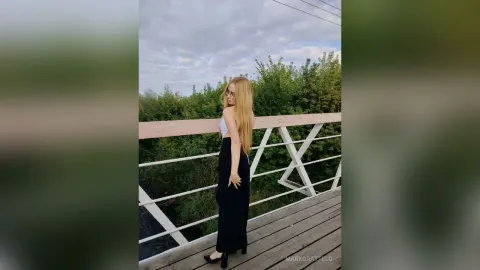 MarkGrattelo — Lovely girl
