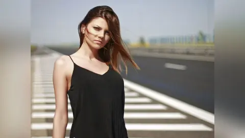 Mia — On the road