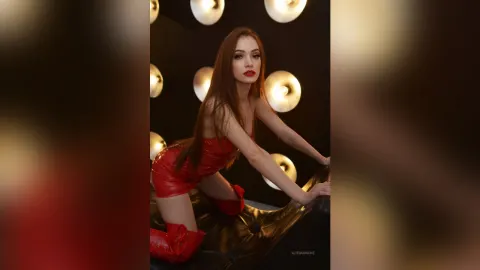 AlienaMoore — Latex Queen