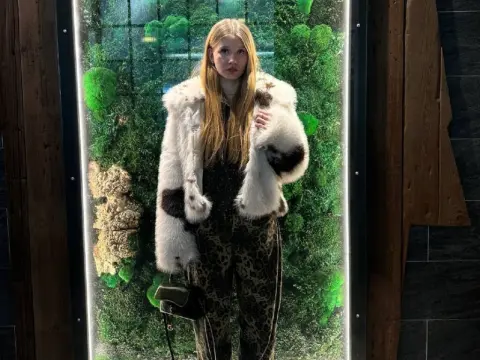 ZoeGraig cam model