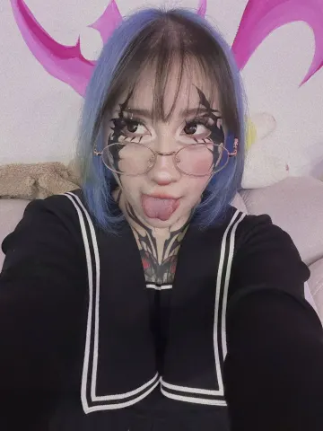 MiwaViolet302 — Streamate Photos