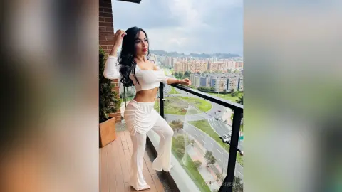 RoxannaRivera — At home ☀️