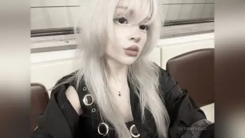 LeticiaFinello — -