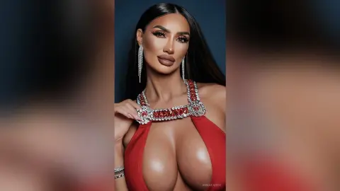 AnnaKarev — Santa Baby 🎅