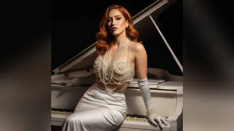 IngridRedway — A real goddess on white 😌😏