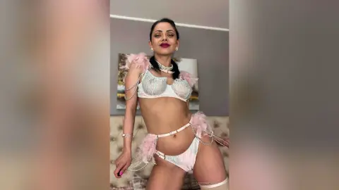 VeronicaQuinn — playful mood 💖