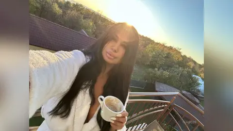 IsaBebe — Do you want a Coffee ☕️?!