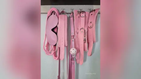 AmmaMia — BDSM play?