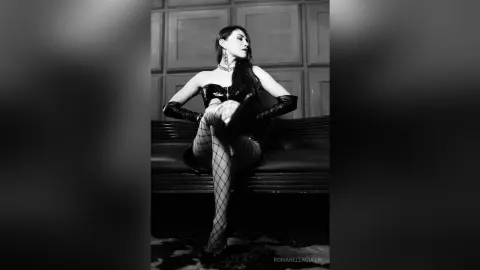 RomanellaQueen — Classy