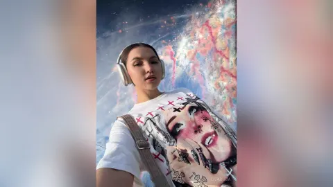 LisaBuda — Liselfie 🤳