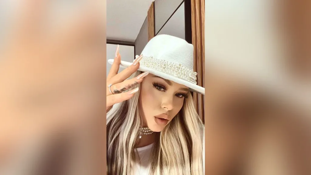 EllaJade — 🤍 Fedora 🤍