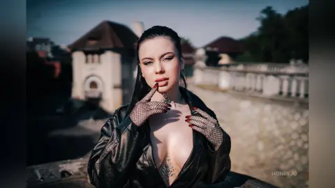 HoneyJo — Tease Me Slowly