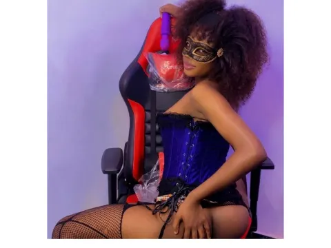 JuliaChars — LiveJasmin cam model