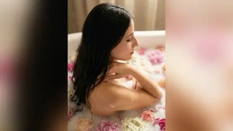 KateLux — 🛀🏾💖