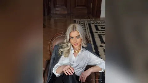 AlissaReeve — Worship my heels!