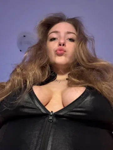 Iviefae — Streamate Photos
