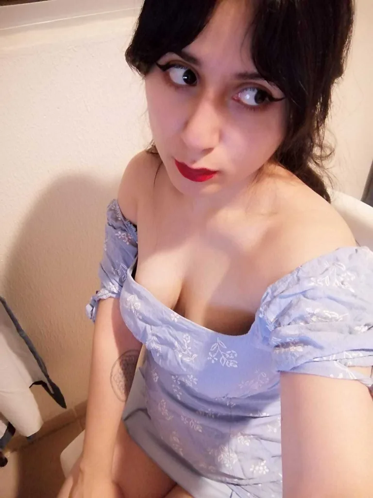 LonelyGirl98Lat — Streamate Photos