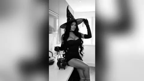 AngelicaSantos — Halloween 👻