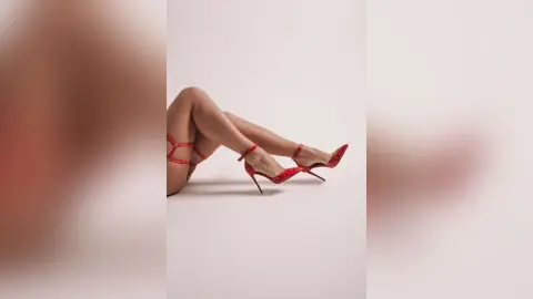 AnnaAurikas — silk legs