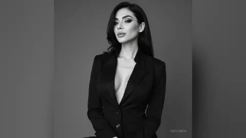 CaitlynEva — Office