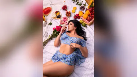 AvrilBonet — Picnic temptation