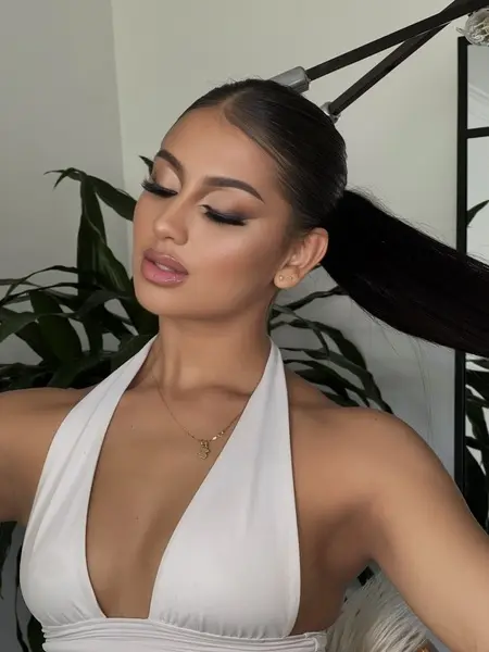 Nina_Cravizz