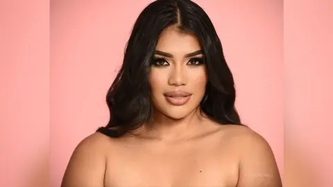 VenusRusell — LADY IN PINK