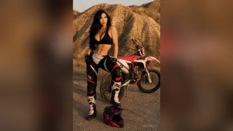 AnyaHills — Biker Girl 🏍😉🔥