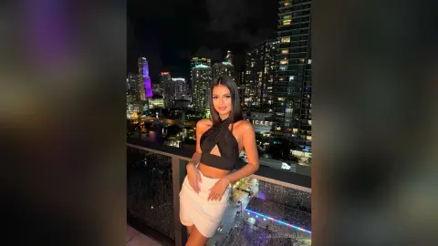 JasmineHille — Miami Vibes