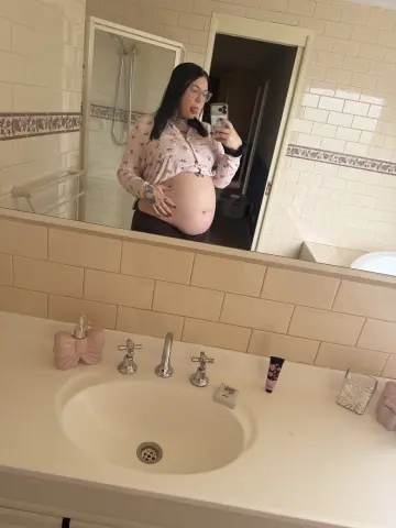 PregnantDallas — Streamate Photos