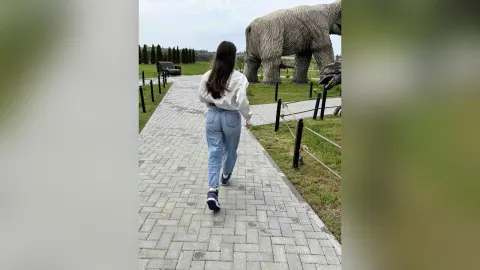 JessicaJewells — come with me to dino park?🦕🦖🦕