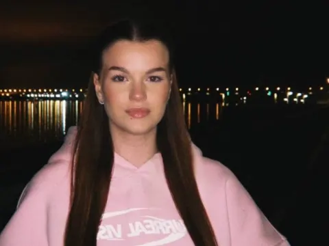 StaceyRouthier cam model