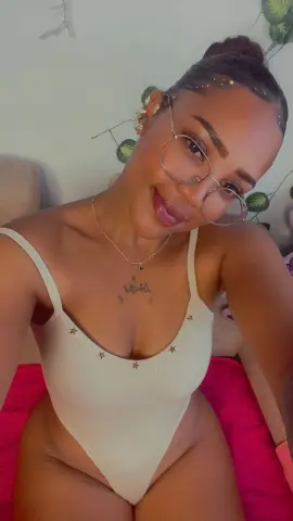 GiuliaCash — Streamate Photos