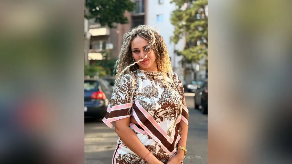 CurlyPixie — live cam