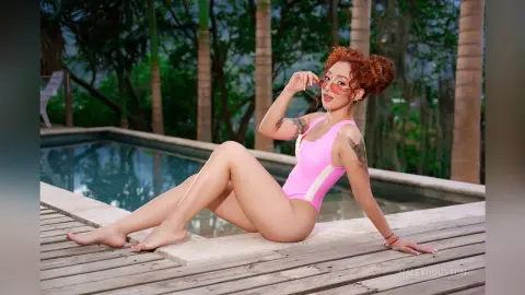 HaleyHouston — Pink and full trouble