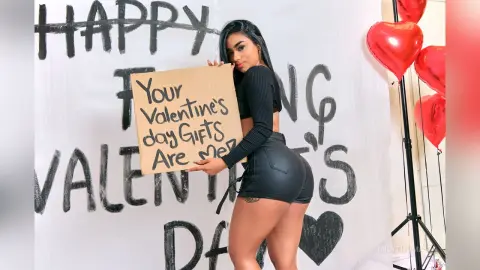MilyThomas — 🖤🖤