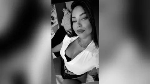 Ryva — Selfie time