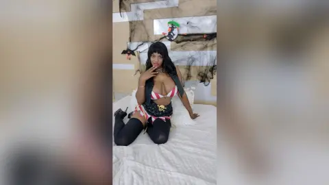 NahomyBrown — halloween 2021